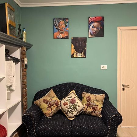 Central Cozy Apartment Old Train Station تيرانا المظهر الخارجي الصورة