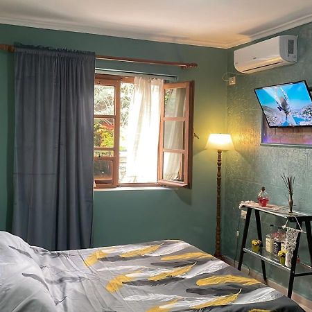 Central Cozy Apartment Old Train Station تيرانا المظهر الخارجي الصورة