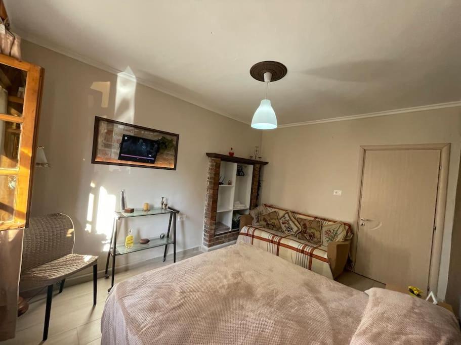 Central Cozy Apartment Old Train Station تيرانا المظهر الخارجي الصورة