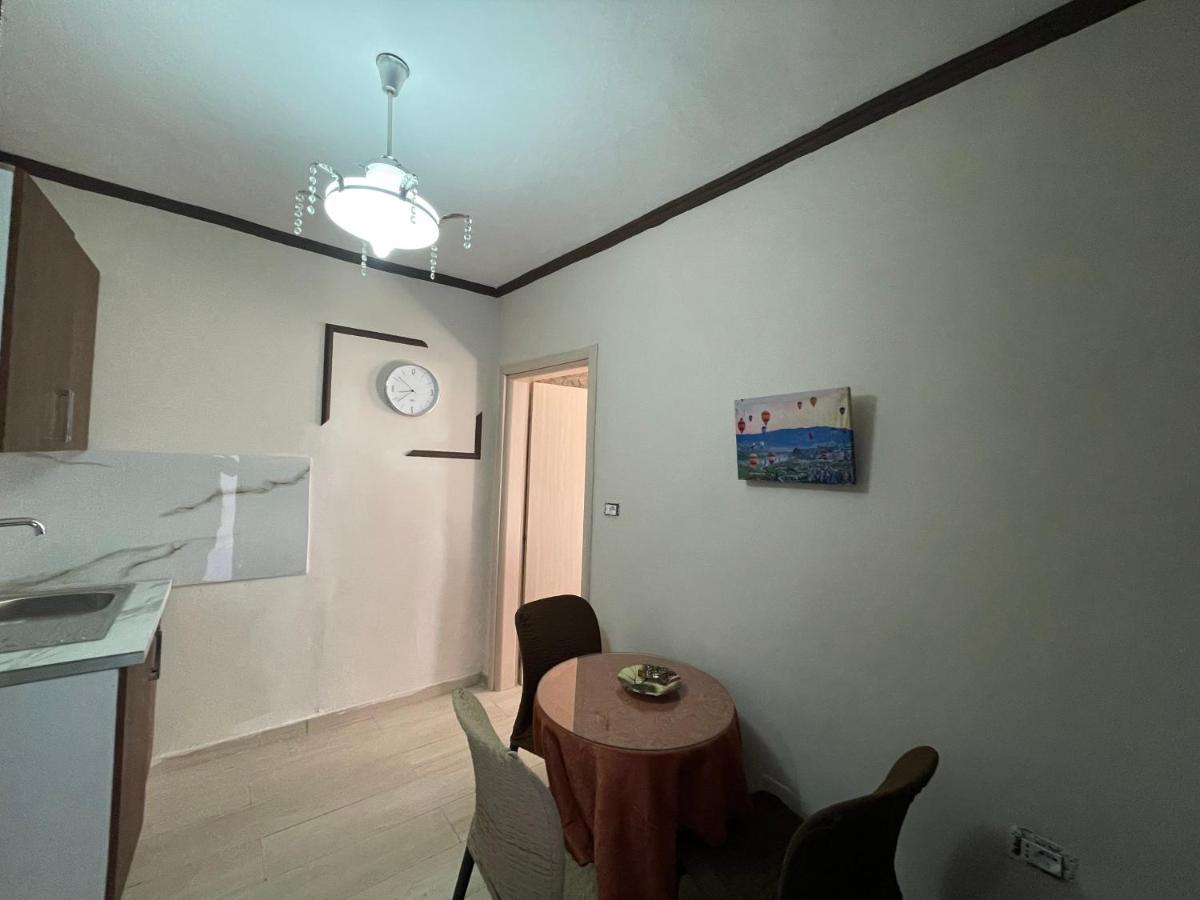 Central Cozy Apartment Old Train Station تيرانا المظهر الخارجي الصورة