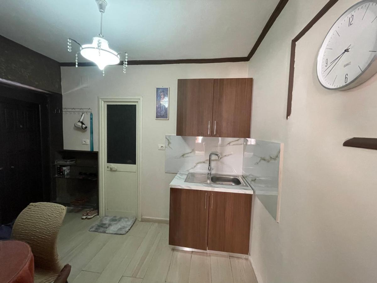 Central Cozy Apartment Old Train Station تيرانا المظهر الخارجي الصورة